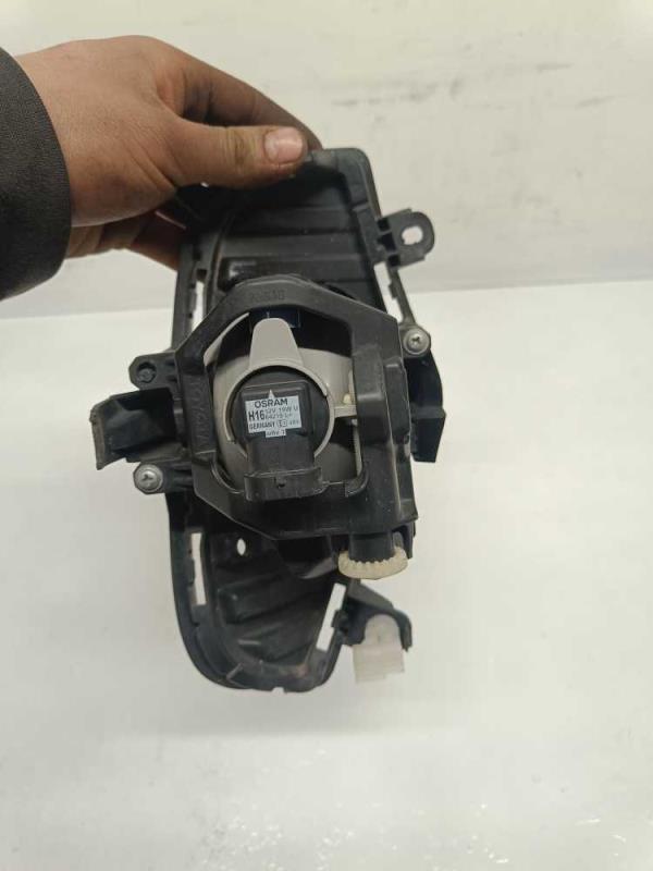 FEU ANTIBROUILLARD GAUCHE TOYOTA RAV4 2018+ - Vue 2